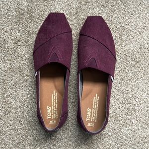 TOMS. Worn 5 times. Size 7.5. Purple.